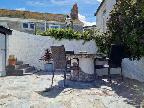 The Oldest House, St.Ives. Private parking for 2 cars.