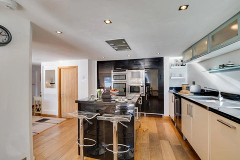 Harbourside House  Quayside position with fantastic views and parking on site.