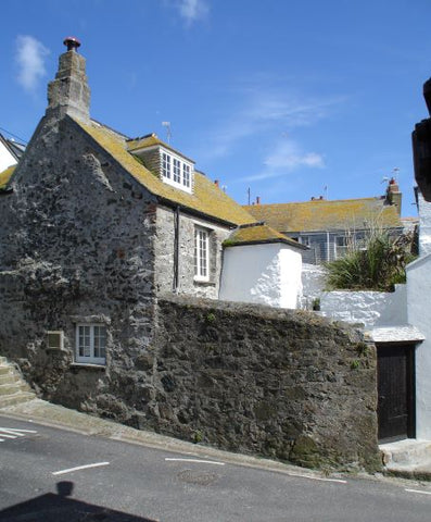 The Oldest House, St.Ives. Private parking for 2 cars.